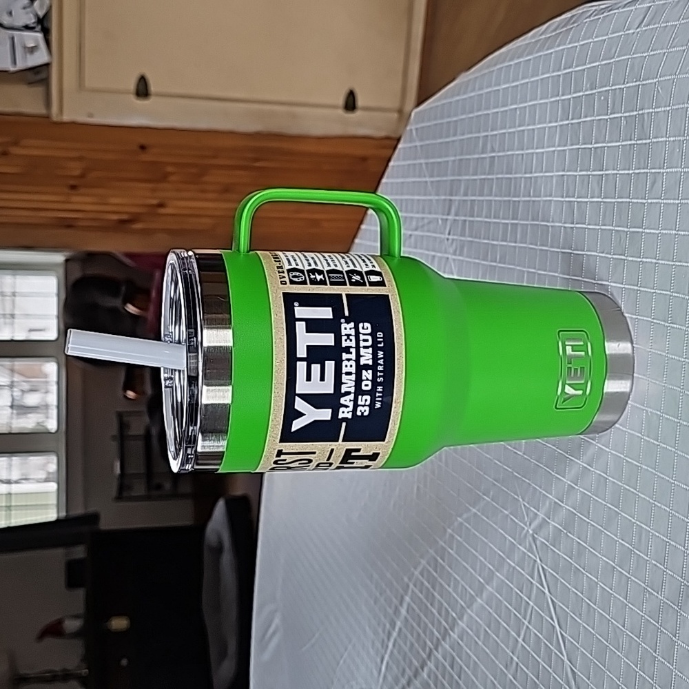 Yeti Rambler 35 oz Straw Mug